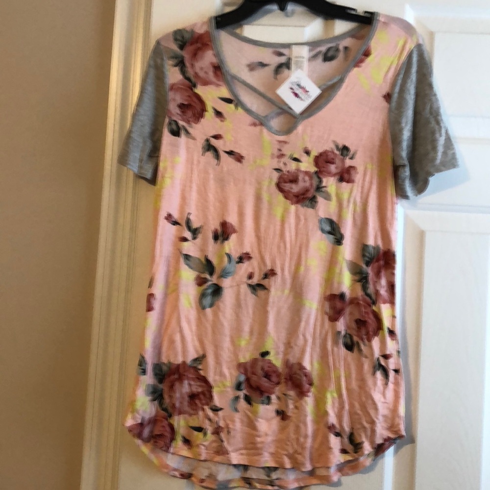 Short sleeve top